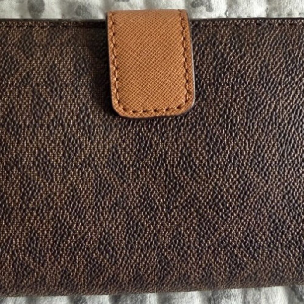 Michael Kors Jet Set Medium Wallet (NWOT) - Picture 2 of 5